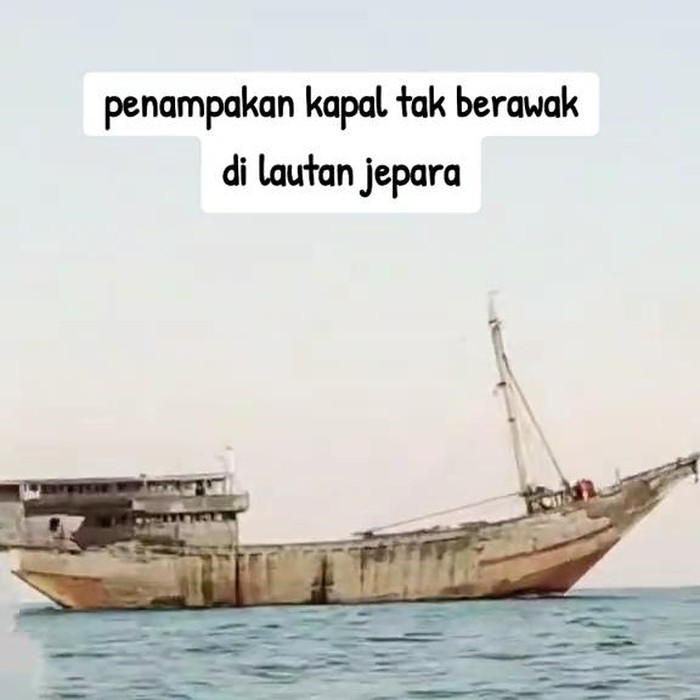 Tangkapan layar pemancing melihat kapal yang dinarasikan tanpa awak di lautan Mondoliko Jepara. Foto diunggah Jumat (15/11/2024).
