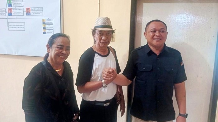 Tim Subali-Ismaya saat datang ke Bawaslu Karangasem, Jumat (15/11/2024). (istimewa)