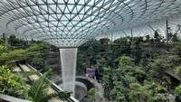 Pemandangan Jewel Changi yang sangat asri.