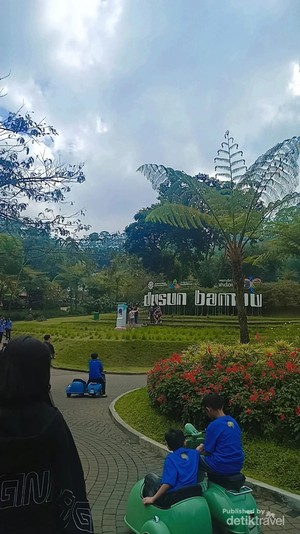 Tempat Libur Akhir Pekan Paling Favorit Bandung, Dusun Bambu