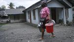 Warga Terdampak Erupsi Gunung Lewotobi Laki-laki Evakuasi Harta Benda