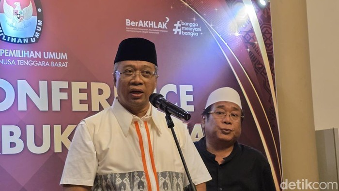 Pasangan Zul-Uhel saat debat Pilgub NTB. Foto: (Ahmad Viqi/detikBali).