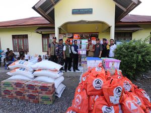 Warga Terisolasi Akibat Erupsi, BNPB Salurkan Bantuan ke Desa Lewotobi