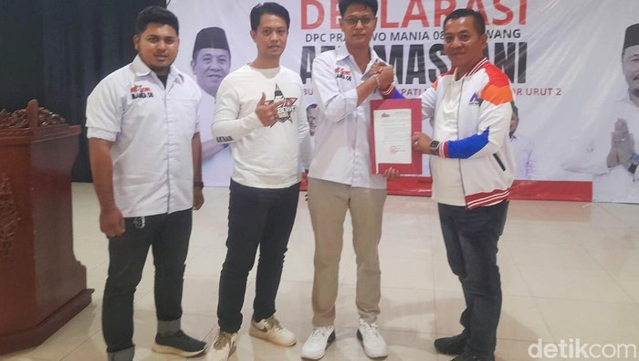 Calon Bupati Karawang nomor urut 2 Aep Syaepuloh, saat deklarasi bersama Prabowo Mania 08