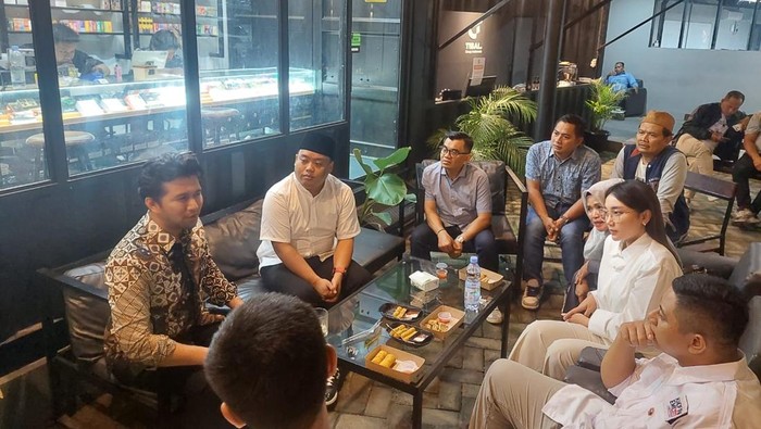 Cawagub Jatim Emil Dardak saat bertemu HIPMI Blitar