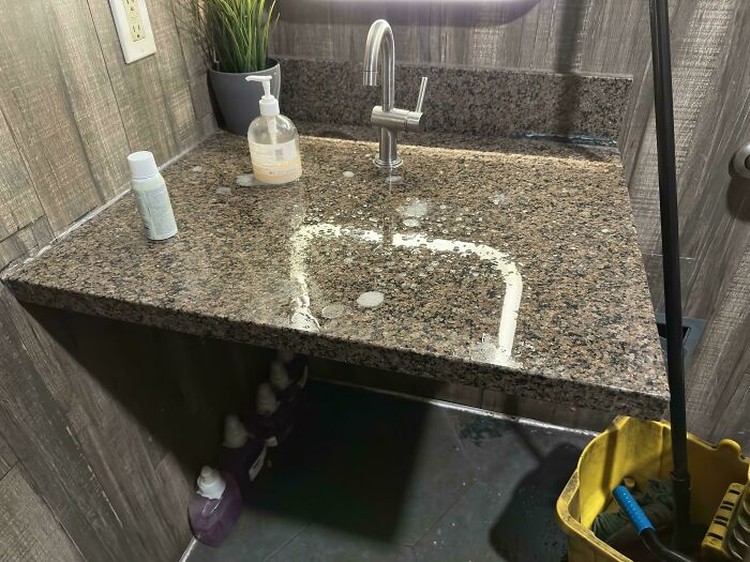 Foto Toilet yang Bikin Melotot Foto Toilet yang Bikin Melotot