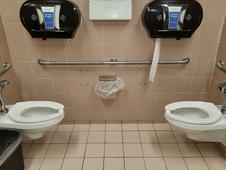 Foto Toilet yang Bikin Melotot Foto Toilet yang Bikin Melotot