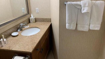 Bagaimana cara orang mencuci tangan di wastafel ini ya? Foto: Boredpanda