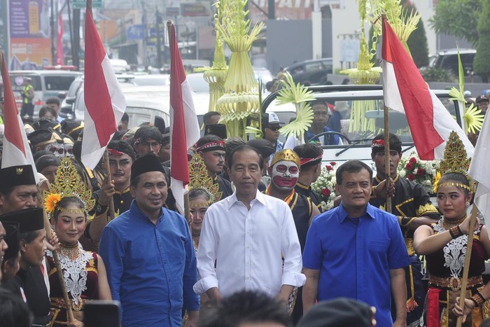 Jokowi-Ahmad Luthfi