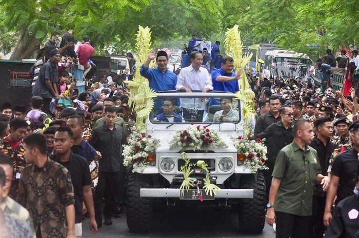 Jokowi, Ahmad Luthfi, Taj Yasin blusukan