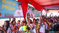 Selain itu RK juga menyebut akan membangun hutan kota dan ruang pertanian hijau di lahan kosong milik Pemprov DKI, ataupun akan menyewa lahan milik swasta untuk dijadikan lahan hijau yang produktif.