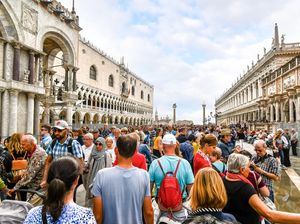 Penipuan di Italia Menyasar Turis, dari Modus Bunga hingga Gelang