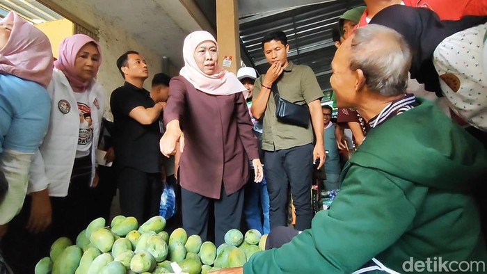 Khofifah di Pasar Purwosari Pasuruan
