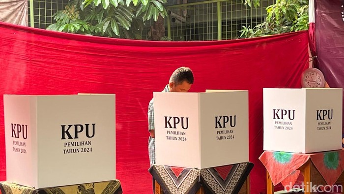KPU DKI Jakarta gelar simulasi pemungutan dan penghitungan suara Pilgub Jakarta di wilayah Jakarta Selatan. Simulasi akan dilanjutkan ke Jakpus hingga Jakbar. (Rumondang N/detikcom)