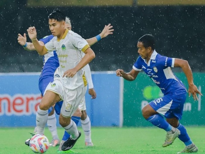 Laga Adhyaksa FC vs PSIM Jogja di Stadion Sriwedari, Solo, Sabtu (16/11/2024).