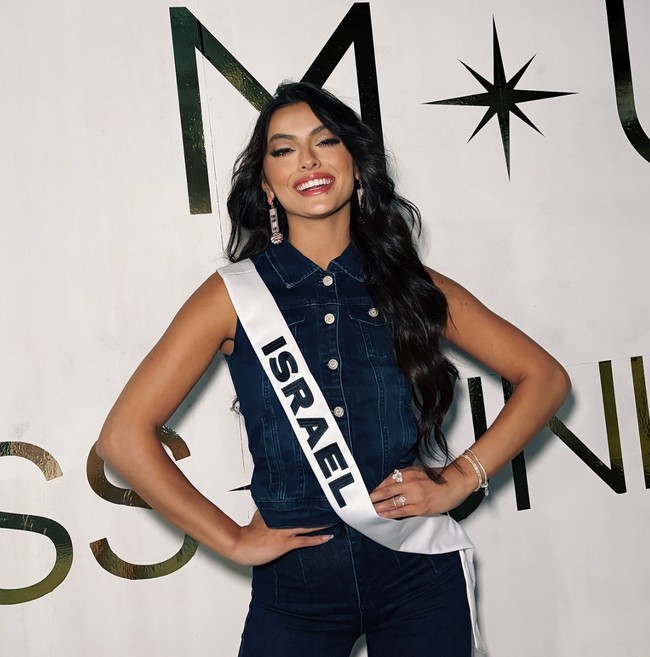 Netizen dari negara lain yang membela Palentina juga menghujatnya. “Memalukan. Tidak ada yang ingin melihatmu di kompetisi ini. RIP Israel,” hujat netizen lainny.  Foto: dok. Instagram @missuniverse.israel