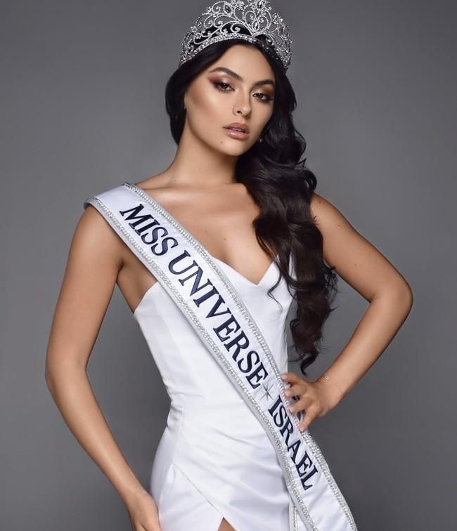 “Miss Genosida 2024,” sindir netizen. “Free Palestine,” tulis netizen lainnya di akun Instagram  @ofirkorsia. Foto: dok. Instagram @missuniverse.israel