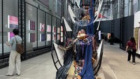 Pameran fashion The Flying Cloth digelar di Museum Nasional. Pameran karya Merdi Sihombing ini menunjukkan betapa kayanya kain-kain asli Nusantara. (Amalia/detikTravel)