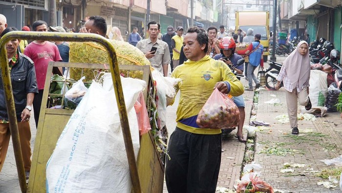 Pedagang di Jalan Lawang Seketeng, Bogor