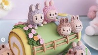 Sedikit berbeda, kali ini roll cake yang diberi hiasan Labubu. Netizen terkesima dengan cake yang menggemaskan ini. Foto: naftali_yulinda