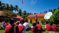Skill yang didapatkannya itu bermula saat dirinya gemar membaca dan ditingkatkan dengan mempelajarinya dari internet.