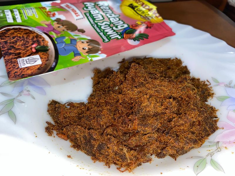Rendang Uni Lili, tawarkan rendang buat anak-anak