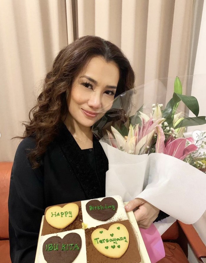 Reza Artamevia Ngopi di New York hingga Makan di Rumah Raffi Ahmad Reza Artamevia Ngopi di New York hingga Makan di Rumah Raffi Ahmad