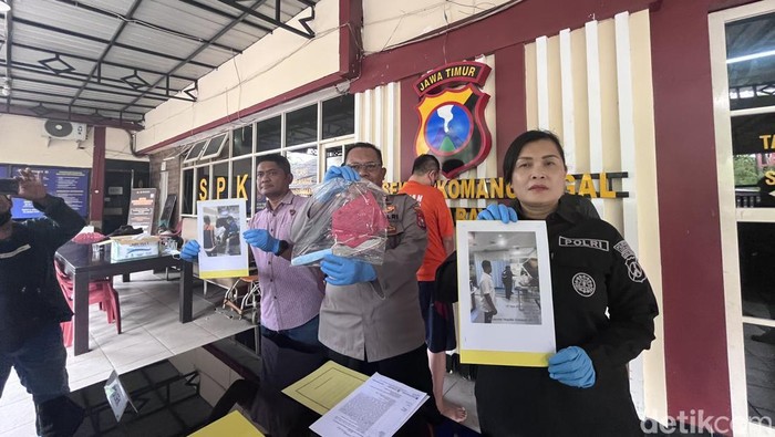 Rilis kasus pembacokan ibu dan anak di Surabaya.