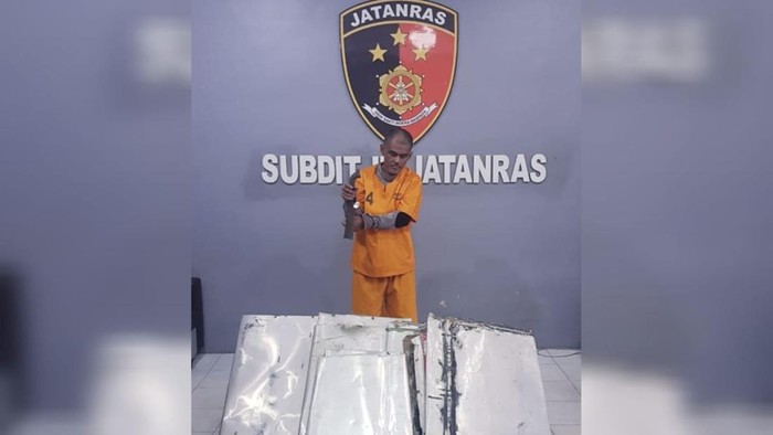 Tampang pelaku dan barang bukti.