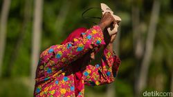 Tari Gobang Tradisi yang Mulai Punah Tari Gobang Tradisi yang Mulai Punah