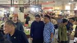 Uya Kuya Blusukan ke Pasar hingga Makan Bareng Jokowi