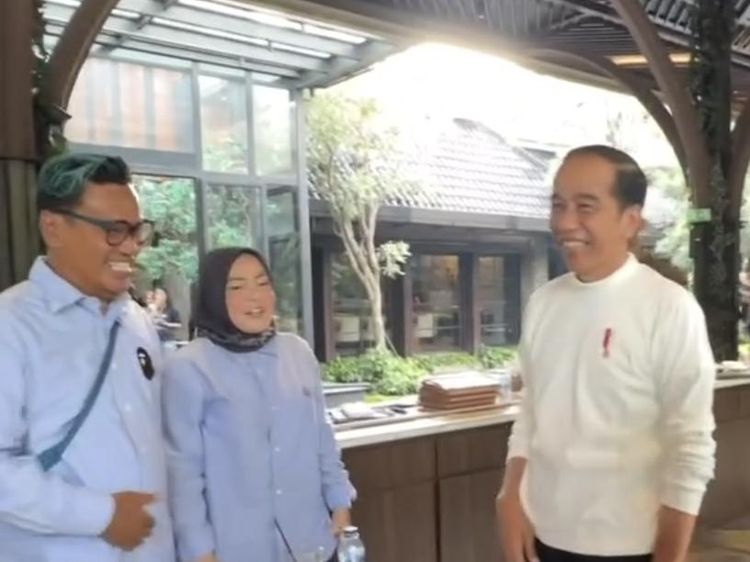 Uya Kuya Blusukan ke Pasar hingga Makan Bareng Jokowi