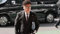 Menanggapi kabar tersebut Uya Kuya dengan tegas menyangkal harga rumahnya. Ia membenarkan memiliki rumah yang masih dalam angsuran di Amerika Serikat tetapi tidak mencapai Rp 70 Miliar. Foto: Instagram/king_uyakuya