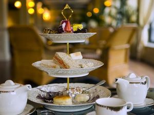 Bikin Konten Kuliner Bisa Dapat Voucher Makan di Hotel dan Aftenoon Tea Gratis!