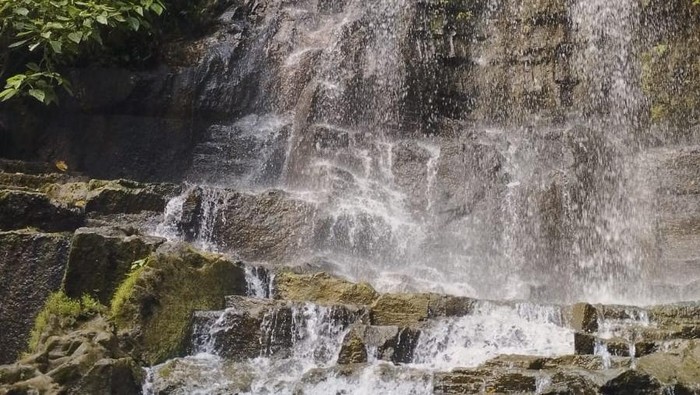 Air Terjun Temesi di Desa Temesi, Gianyar, Bali, Sabtu (16/11/2024).