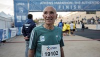 Dalam rutinitas latihannya, ia berlari sejauh 4-5 kilometer setiap hari dan hingga 20 kilometer di akhir pekan. Pada edisi ke-41 Maraton Athena Asli, Pourliakas berhasil menyelesaikan dan bahkan lebih baik dari tahun lalu. Tahun ini ia menyelesaikan lomba 18 menit lebih cepat dari tahun lalu.