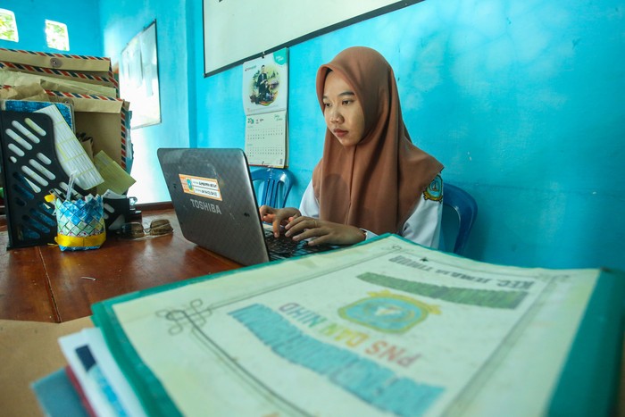 BAKTI Komdigi menghadirkan jaringan internet VSAT melalui Program Aksi di Kantor Korwil Pendidikan Pemuda dan Olahraga Kecamatan Jemaja Timur.