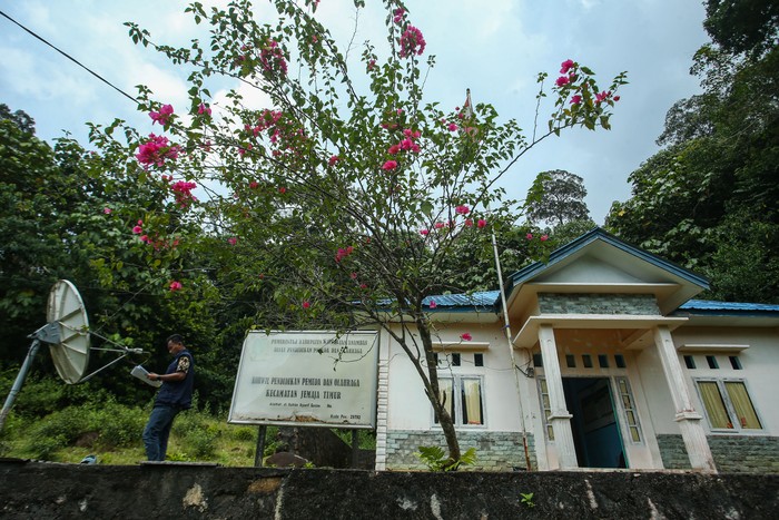 Cerita Pengawas Sekolah di Wilayah 3T Cari Sinyal Sampai 10 Km