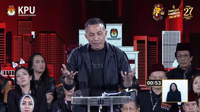 Calon gubernur Jakarta nomor urut dua, Dharma Pongrekun, punya cara menarik untuk memenuhi kebutuhan air minum warga. Dirinya mengatakan akan memanfaatkan air hujan.