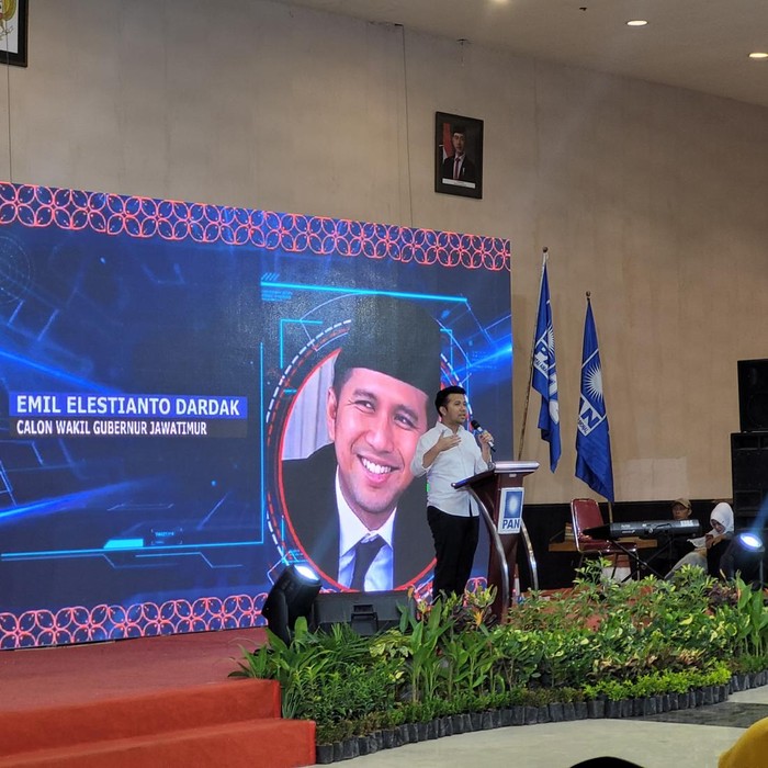 Emil Dardak Sampaikan Komitmen di Hadapan Ribuan Kader PAN Sidoarjo