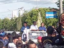 Naik Hardtop, Jokowi Dampingi Ahmad Luthfi-Taj Yasin Kampanye di Blora
