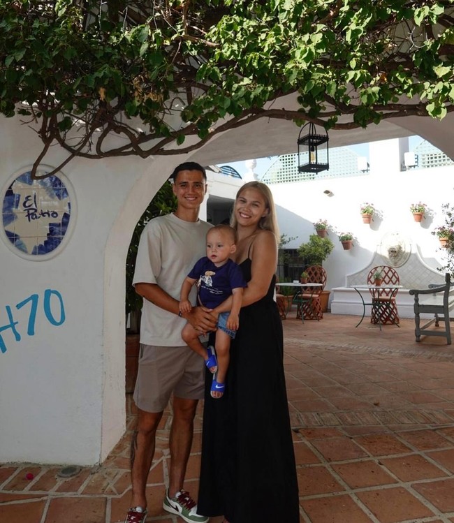 Belum diketahui kapan Eliano dan Marciana menikah namun putra mereka lahir pada 2023 yang diberi nama Louay Reijnders. Foto: Instagram Marciana Rathna