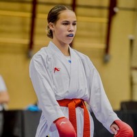 Tak hanya sama-sama keturunan Indonesia, pasangan ini juga datang dari bidang olahraga. Istri pemain Versatile tersebut diketahui merupakan atlet karate. Foto: Instagram Marciana Rathna