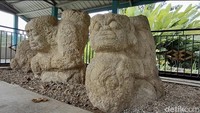 Menurut seorang peneliti Van der Hoop berkebangsaan Belanda yang datang ke wilayah ini, penelitiannya di Pagar Alam menemukan 22 kawasan yang diyakini merupakan lingkungan situs megalitik dari zaman pra-sejarah.