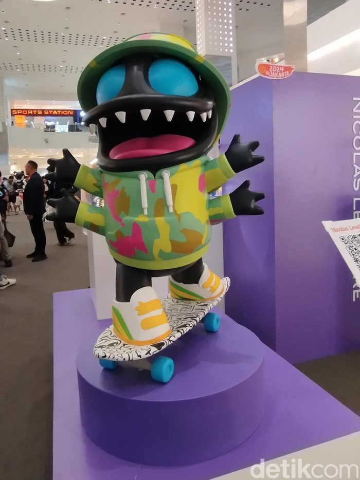 Nicolas Lesaffre seniman pencipta Hug the K yang ikut pameran Hong Kong Art Toys Story 2024 Jakarta. Pameran ini berlangsung di Mall of Indonesia, kawasan Kelapa Gading, Jakarta Utara hingga 24 November 2024.
