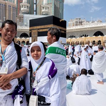 Pasutri asal Jombang, Muhammad Bahrudin Kurniawan dan Izzatul Laila saat haji