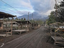 Penampakan Pasar Boru Lumpuh Terdampak Erupsi Gunung Lewotobi