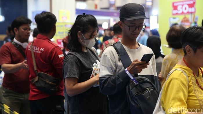 KAI Expo 2024 digelar di Jakarta. Ajang ini menawarkan beragam promo tiket kereta untuk berbagai rute perjalanan, tak heran pengunjung datang menyerbu, Minggu (17/11/2024).