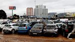 Ribuan Mobil Rusak Parah Menumpuk Usai Digulung Banjir Dahsyat Valencia