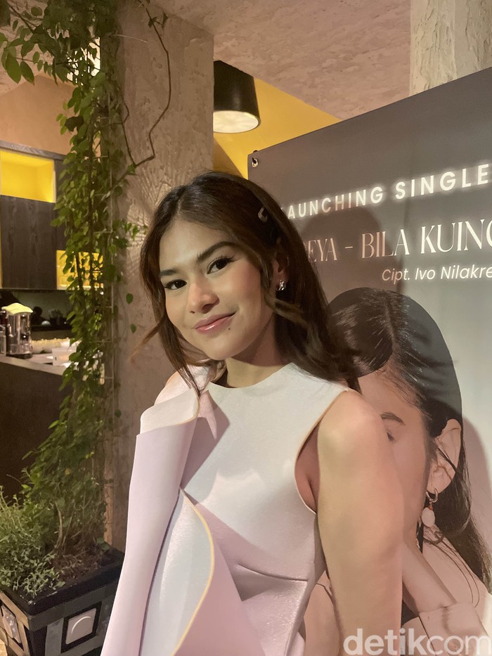 Riri Moeya Perilisan single baru Riri Moeya.